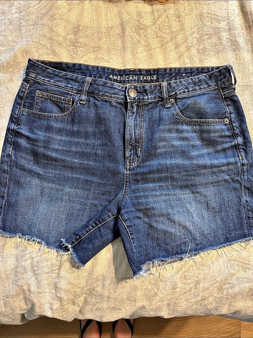 American Eagle Tomgirl Midi Denim Jean Shorts Size 16